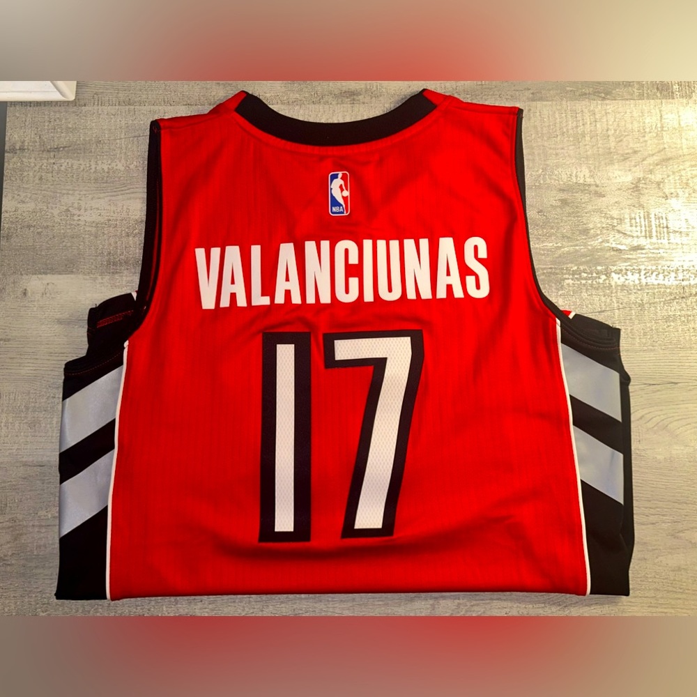 Adidas Toronto Raptors Jonas Valanciunas #17 NBA Jersey Away Men’s Size M - 🏀🔥